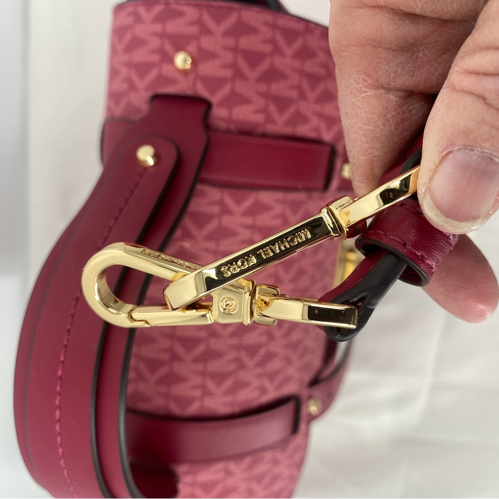 Michael Kors Pink Monogram Satchel Crossbody with Gold Hardware - Picture 8 of 15